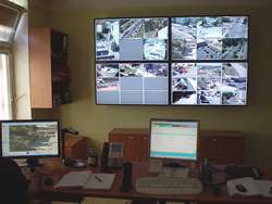 Monitorovací pracoviště městského kamerového dohlížecího systému Monitorovací pracoviště městského kamerového dohlížecího systému