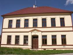 Obr. 5. Příklad školské budovy po rekonstrukci (Pořín, okres Tábor)