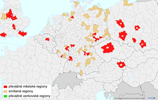 Obr. 4. Regiony NUTS 3, které se seskupením malých regionů do 500 km2 změnily na více městské