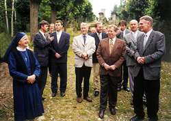 Václav Havel při návštěvě Jiřetína pod Jedlovou, Vesnice roku 1998
