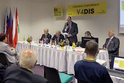 Zahájení V4DIS – M. Minarovič, P. Sobotka, P. Filipkowski, J. Běhounek, T. Renčín