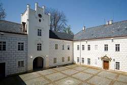 Zámek ve Spáleném Poříčí