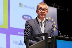 S klíčovou prezentací vizí a plánů k rozvoji „Digitálního Česka“ vystoupili premiér v demisi Andrej Babiš
