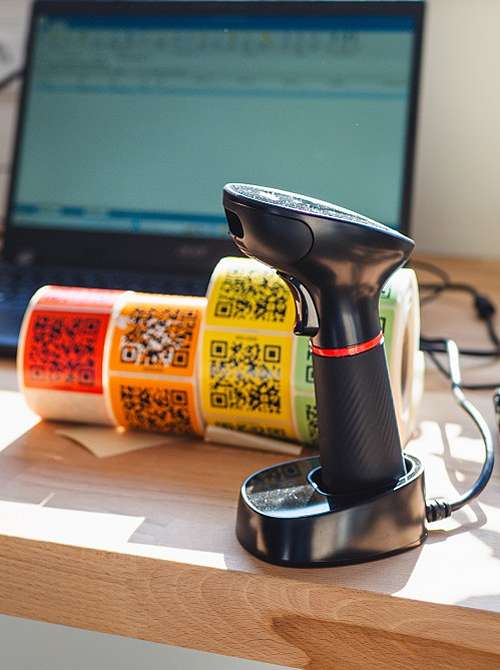 Čtečka čárových kódů a samolepící QR kódy