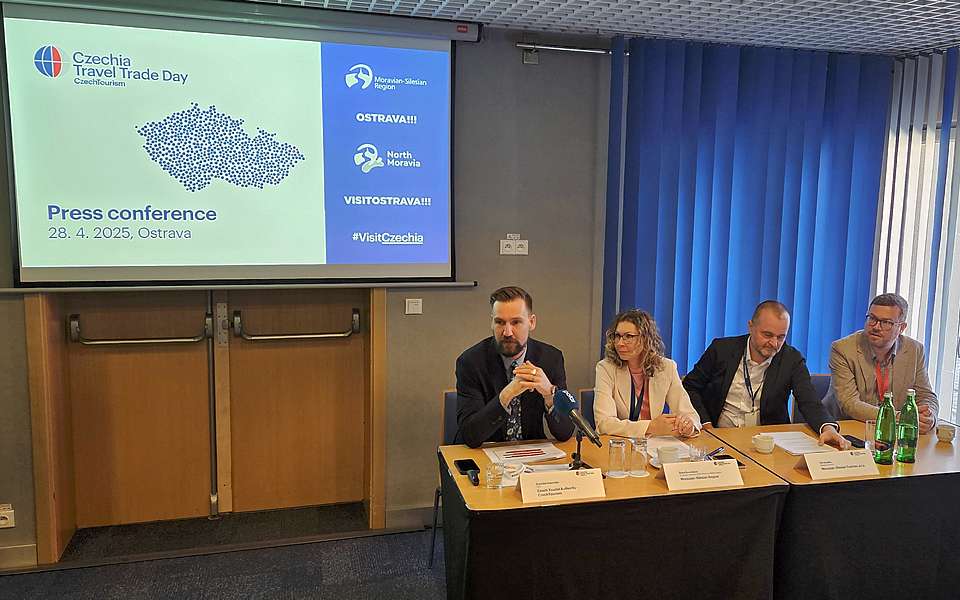 Snímek z tiskové konference na úvod TTD