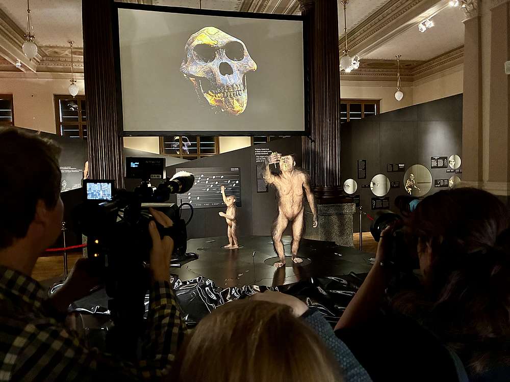 Expozice kosterních pozůstatků Lucy a Selam v Praze